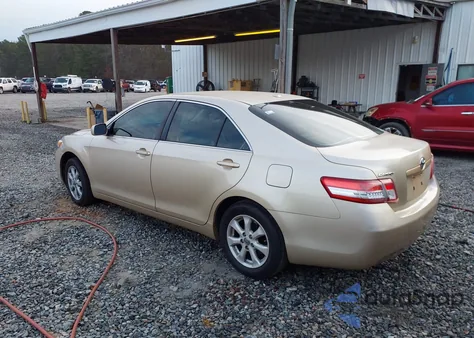 2010 Toyota Camry Le z USA, uszkodzony, nr VIN 4T4BF3EK4AR078778